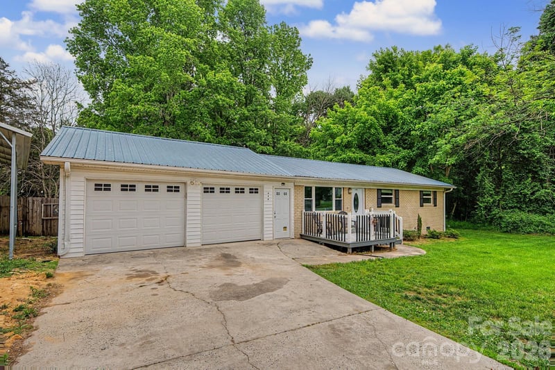 630 Ginger Cake Rd, Lancaster, SC 29820