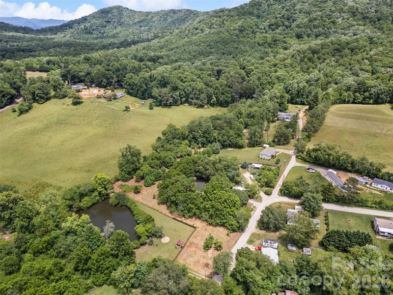 9999 Lollis Rd, Candler, NC 28715