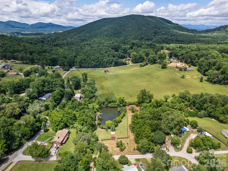 9999 Lollis Rd, Candler, NC 28715