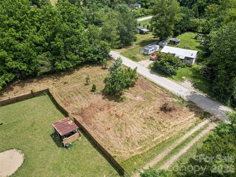 9999 Lollis Rd, Candler, NC 28715