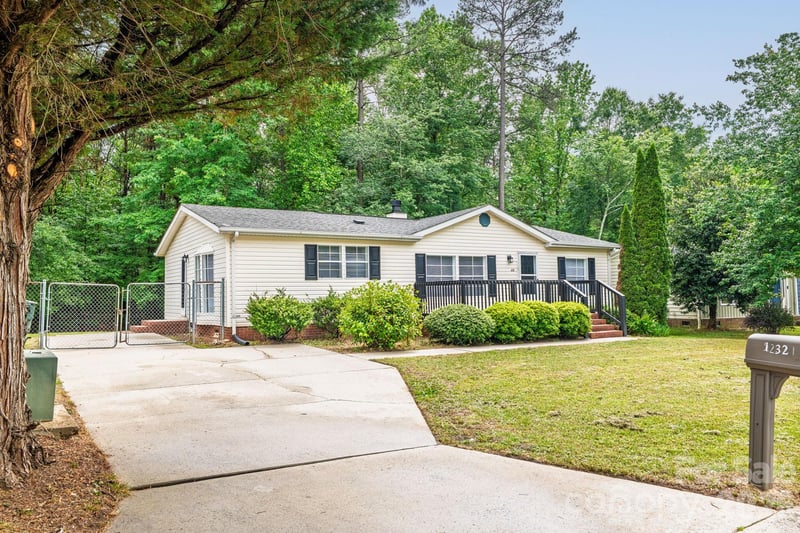 1232 Salvadore Ct, Gastonia, NC 28052