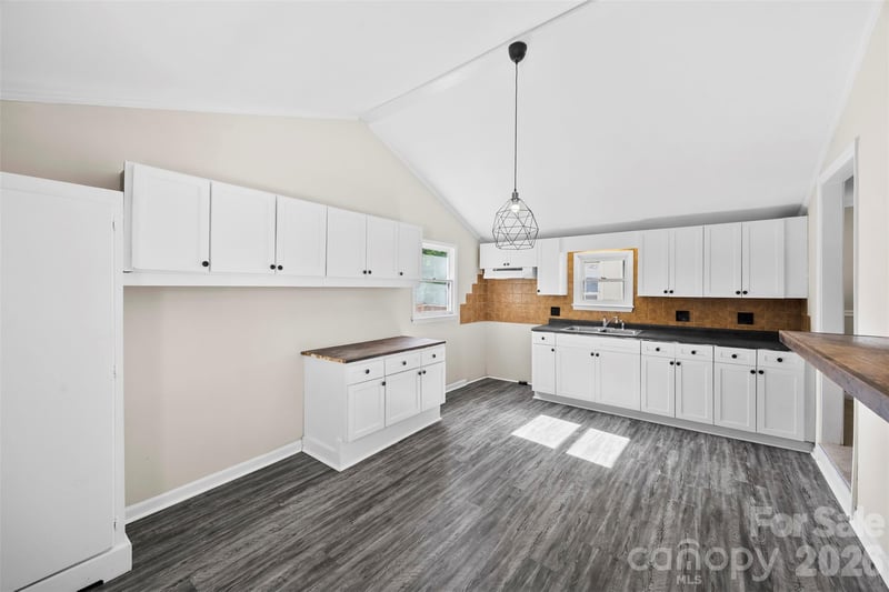 709 A St, Bessemer City, NC 28016