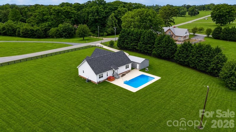 879 Doggett Rd, Forest City, NC 28043