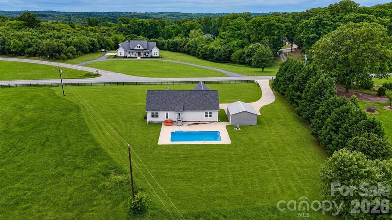 879 Doggett Rd, Forest City, NC 28043