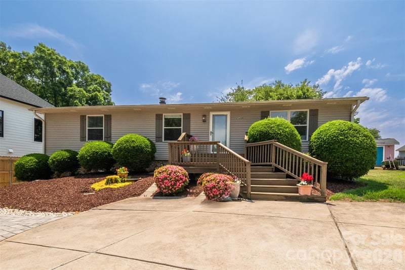 21205 Rio Oro Dr, Cornelius, NC 28031