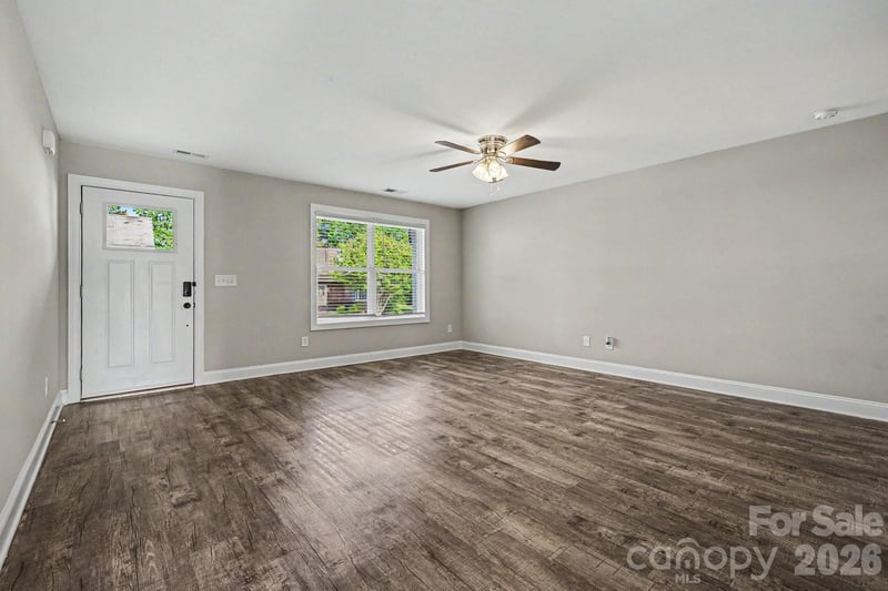 1573 Mayfair Dr, Conover, NC 28613