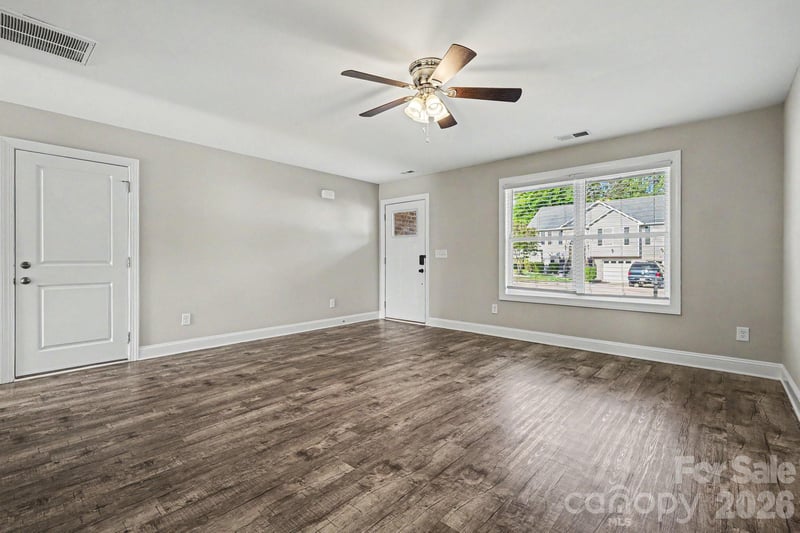 1573 Mayfair Dr, Conover, NC 28613