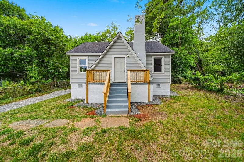 912 Center St, Hickory, NC 28602