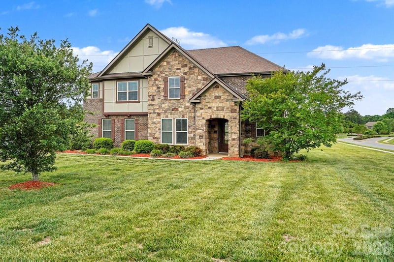 502 Alucio Ct, Matthews, NC 28104