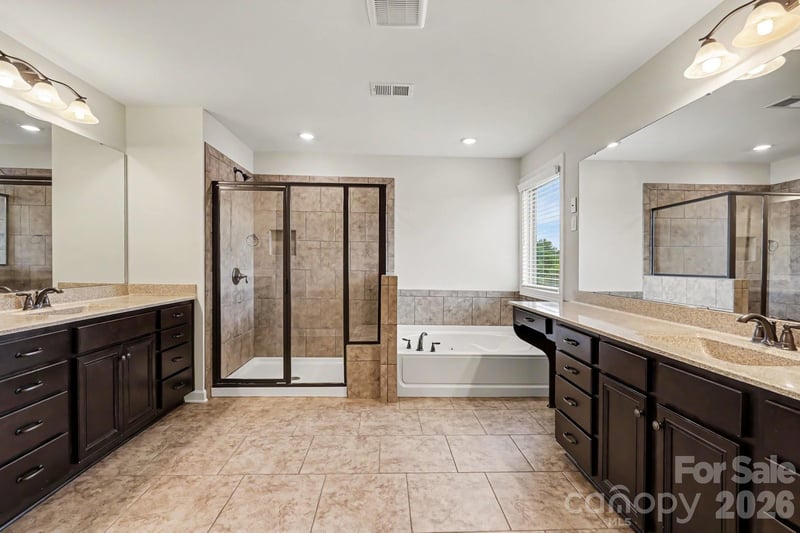 502 Alucio Ct, Matthews, NC 28104