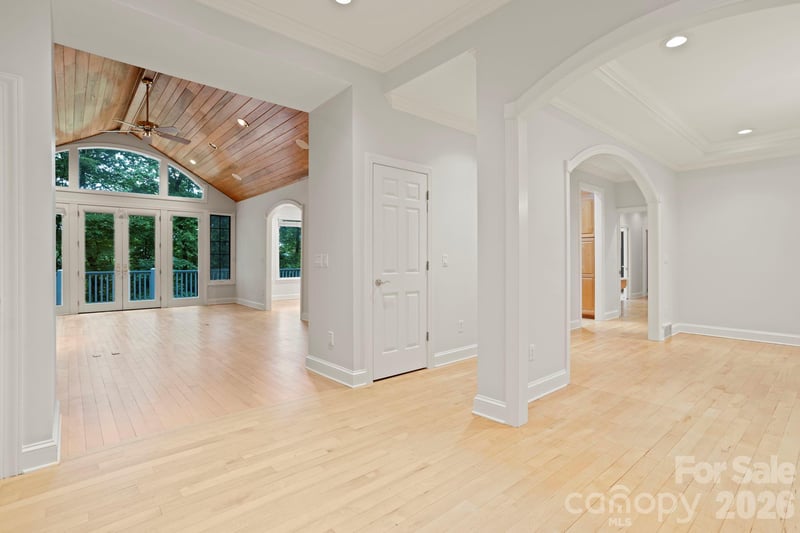 132 Berry Creek Dr, Flat Rock, NC 28731