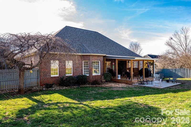 3992 Brickfield St, Hickory, NC 28602