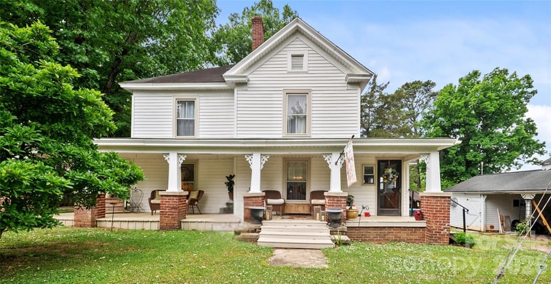 216 2nd St, Denton, NC 27239