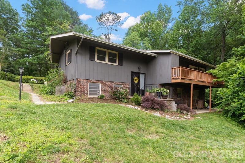 132 Whisperwood Cir, Hendersonville, NC 28791