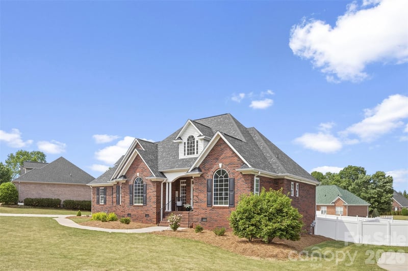 220 Landry Dr, Kings Mountain, NC 28086