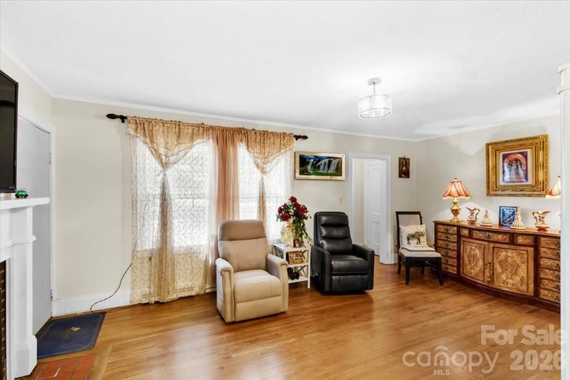 1222 Park Dr, Gastonia, NC 28054