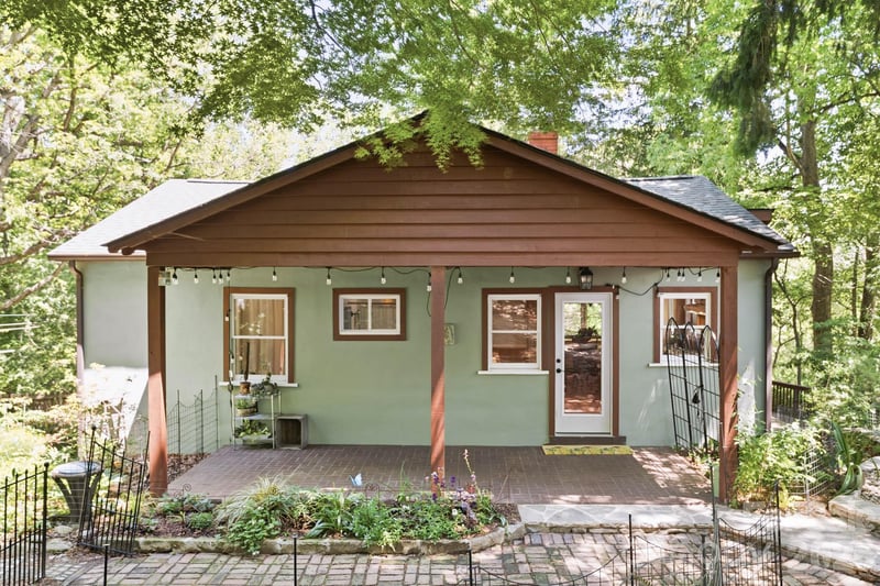 49 Plymouth Cir, Asheville, NC 28803