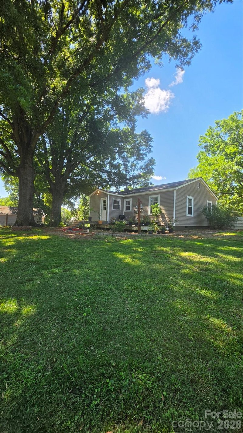 222 Carrie Dr, Oakboro, NC 28129