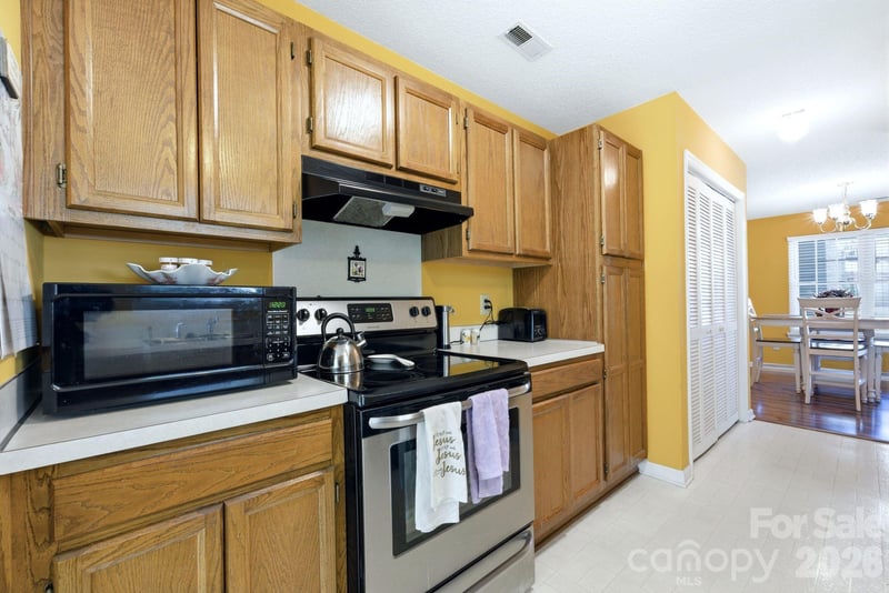 5837 Amity Springs Dr, Charlotte, NC 28212