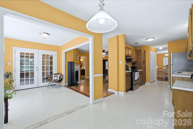 5837 Amity Springs Dr, Charlotte, NC 28212