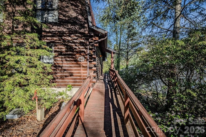 86 Hickory Ln, Newland, NC 28657