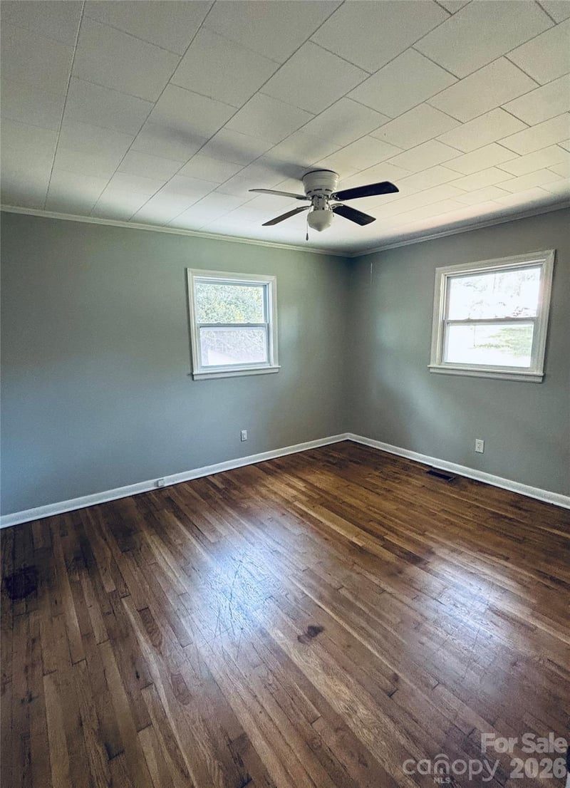 305 Forestway Dr, Mount Holly, NC 28120