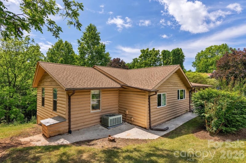 185 Indian Springs Rd, Clyde, NC 28721