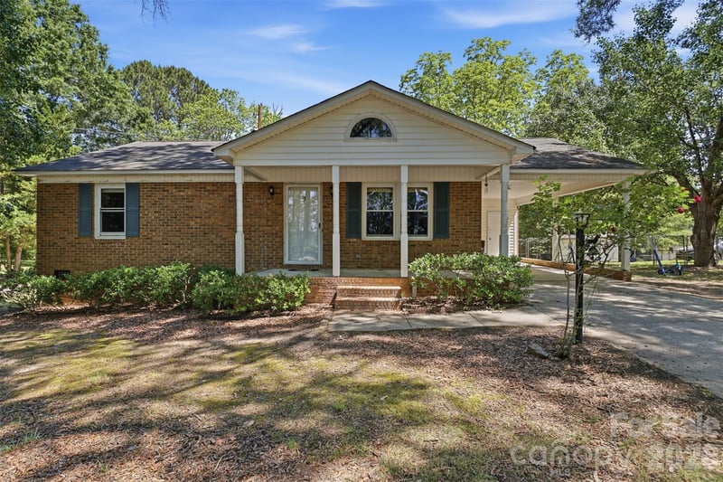 2068 Knight Rd, Lancaster, SC 29720