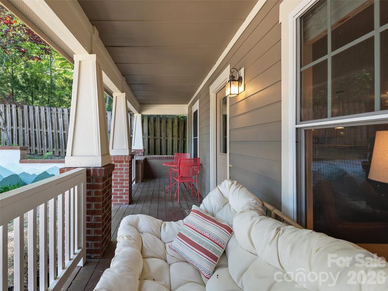 11 Knotty Alder Ct, Candler, NC 28715
