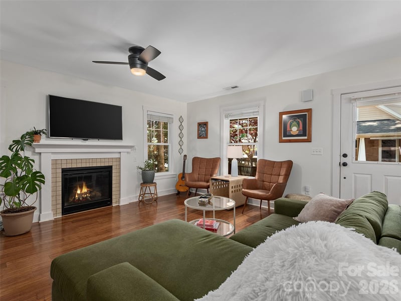 11 Knotty Alder Ct, Candler, NC 28715
