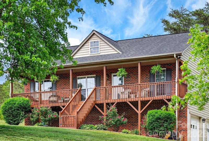 3680 Rocky Rd, Lenoir, NC 28645