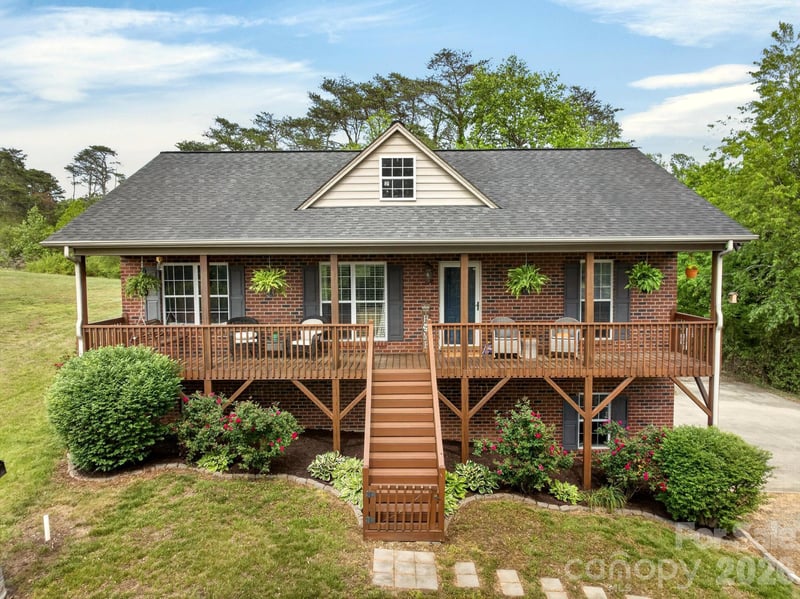 3680 Rocky Rd, Lenoir, NC 28645