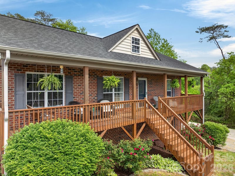 3680 Rocky Rd, Lenoir, NC 28645