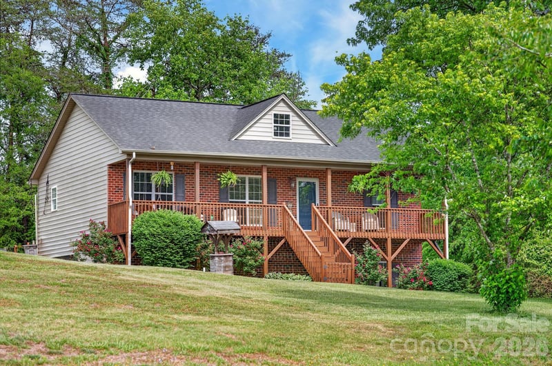 3680 Rocky Rd, Lenoir, NC 28645