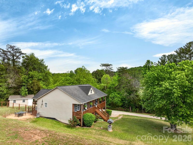 3680 Rocky Rd, Lenoir, NC 28645