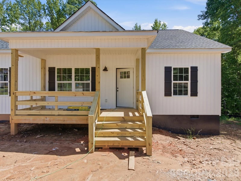 1222 Woodpecker Dr, Clover, SC 29710