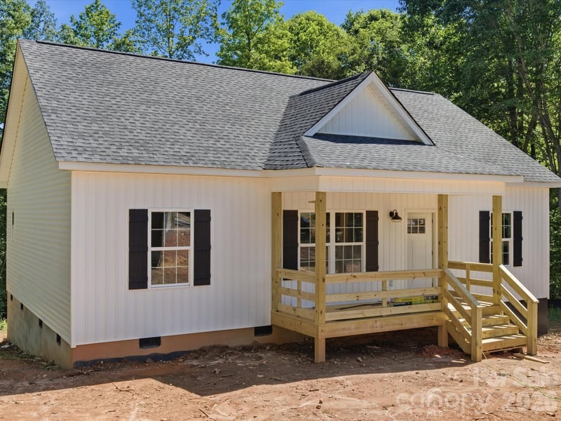 1222 Woodpecker Dr, Clover, SC 29710