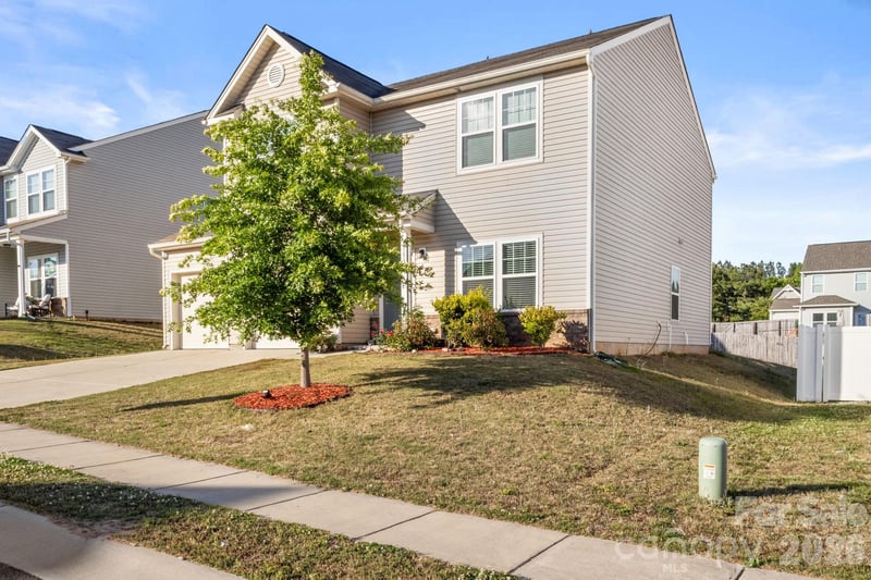 5153 Meanna Dr, Clover, SC 29710