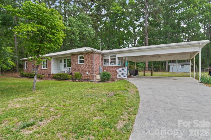 303 Allenton St, Mount Gilead, NC 27306