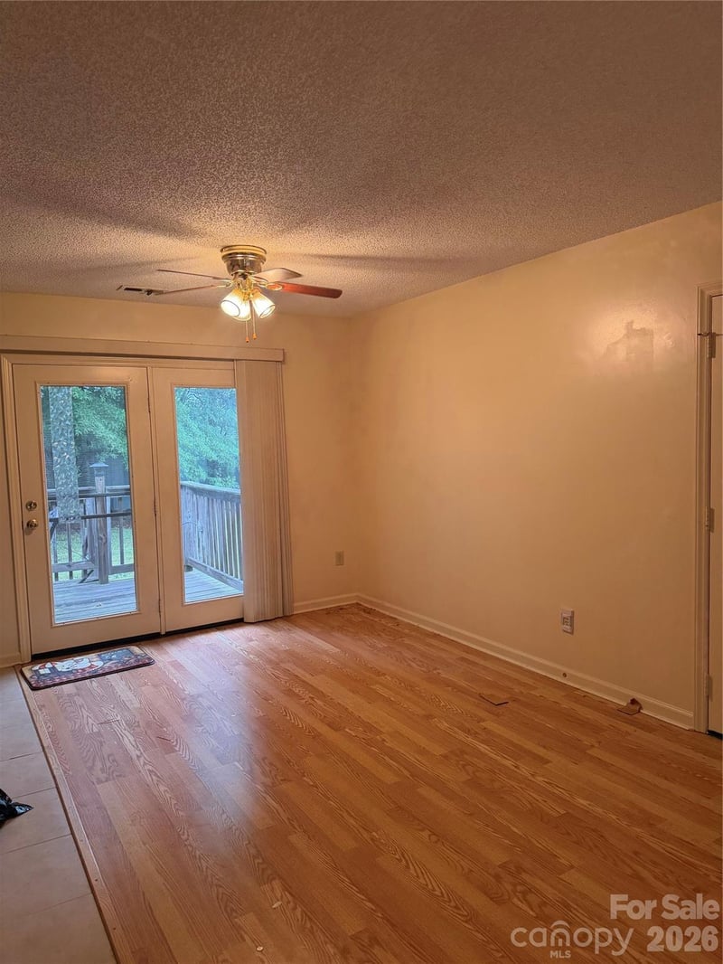 4445 Sulphur Springs Rd, Hickory, NC 28601