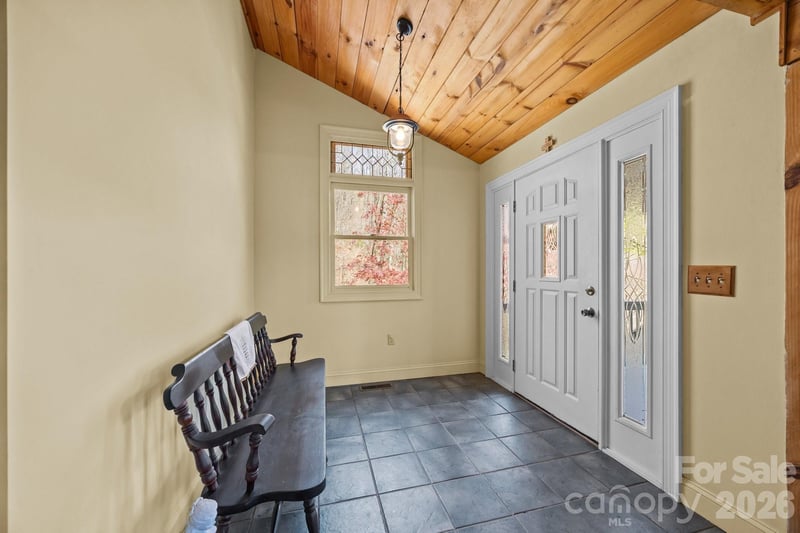 63 Chestnut Forest Rd, Fairview, NC 28730