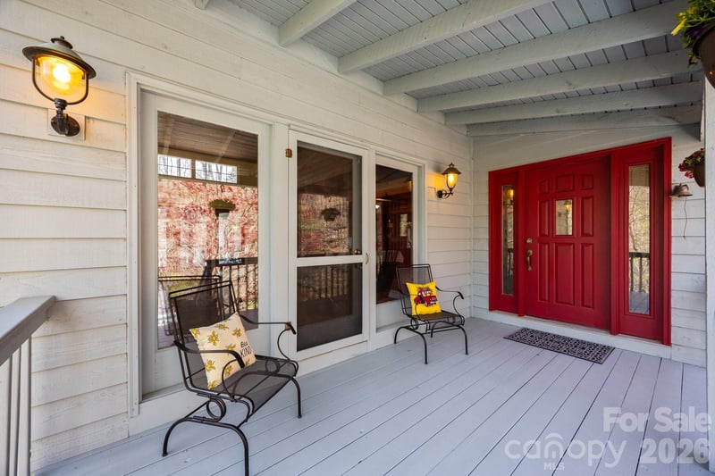 63 Chestnut Forest Rd, Fairview, NC 28730