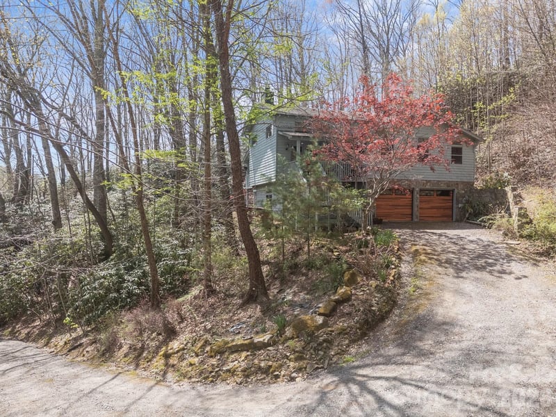 63 Chestnut Forest Rd, Fairview, NC 28730