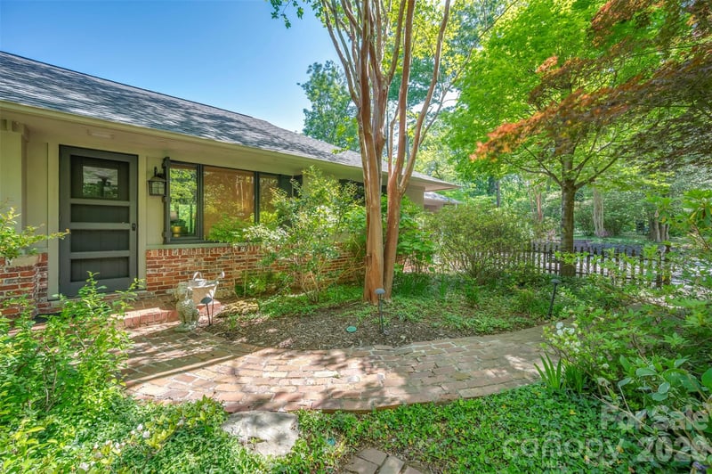 484 Sourwood Ridge Rd, Tryon, NC 28782