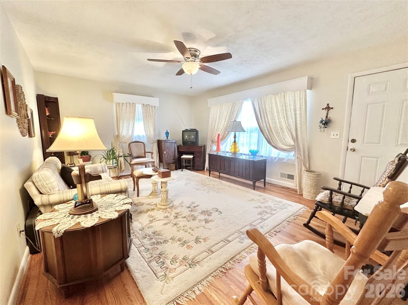 1577 Catawba Ter, Lenoir, NC 28645