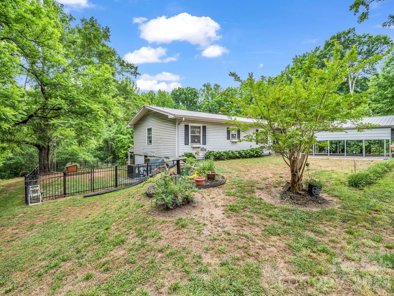 408 Hollis Rd, Ellenboro, NC 28040