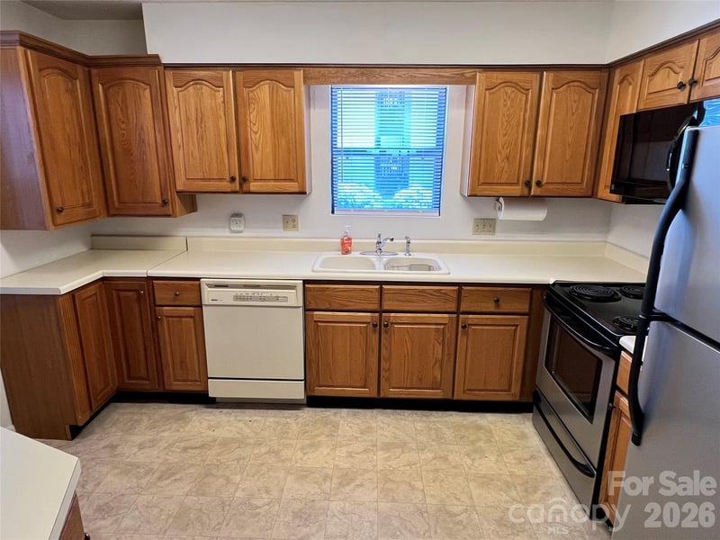 2401 Abbey Cir, Asheville, NC 28805