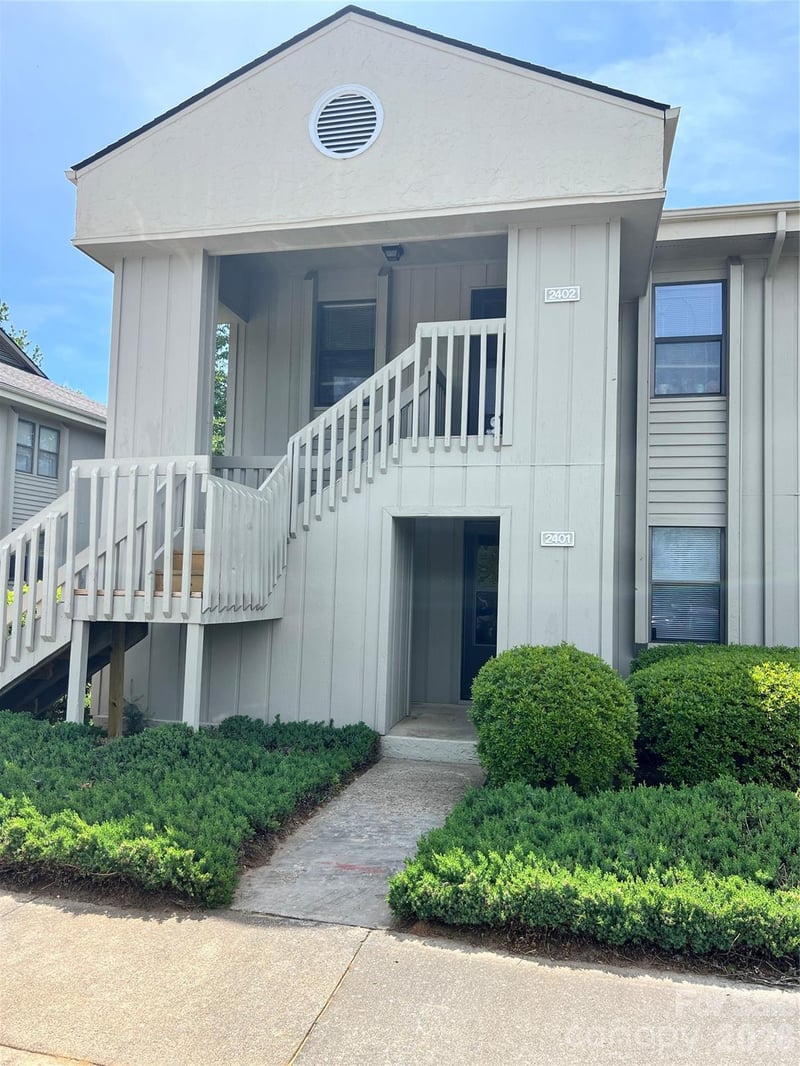 2401 Abbey Cir, Asheville, NC 28805
