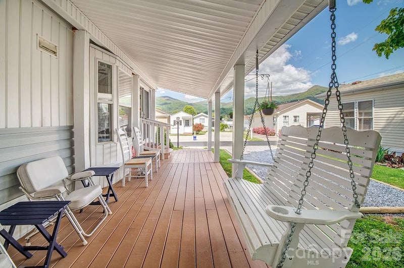 161 Summer Place Dr, Waynesville, NC 28785