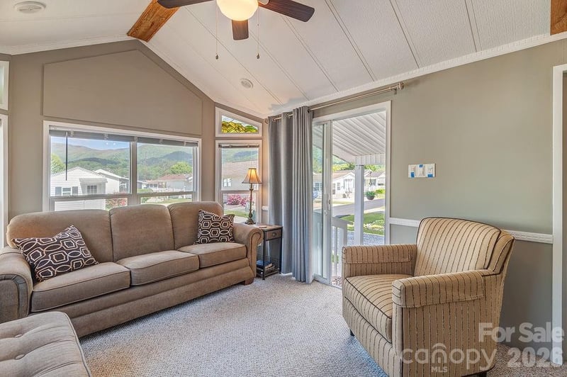 161 Summer Place Dr, Waynesville, NC 28785